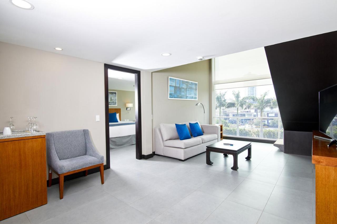 Hotel Wyndham Sail Plaza And Convention Center 5*