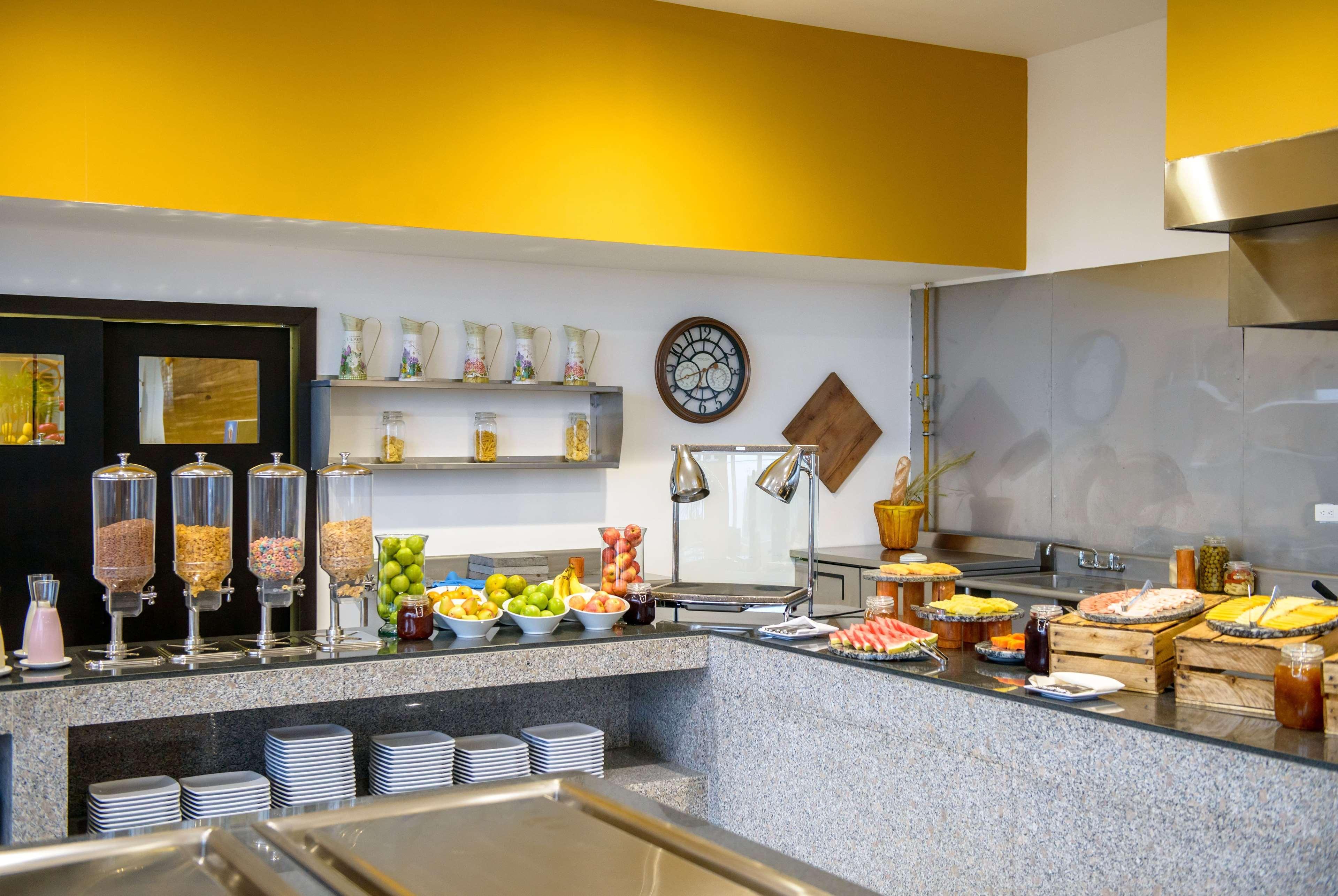 Wyndham Sail Plaza And Convention Center 5*